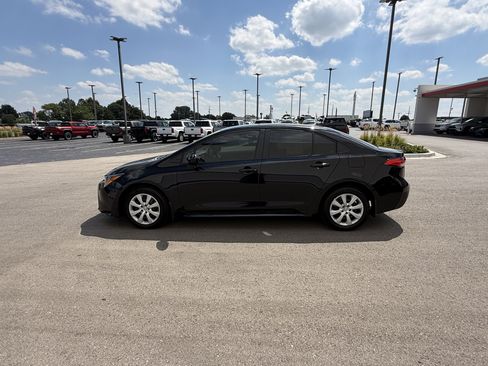 Certified 2025 Toyota Corolla LE FWD image 11