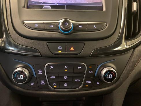 Used 2022 Chevrolet Equinox RS AWD/4WD image 36