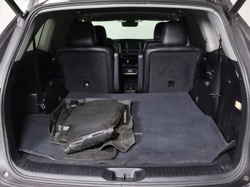 Used 2017 Toyota Highlander XLE w/ Carpet Mat Package AWD/4WD image 17
