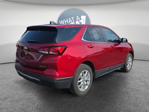 Used 2024 Chevrolet Equinox LT AWD/4WD image 3