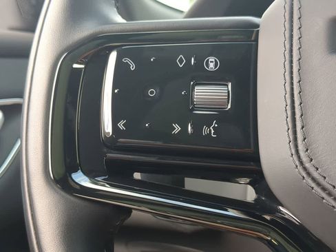 Certified 2026 Land Rover Range Rover Velar Dynamic SE image 25