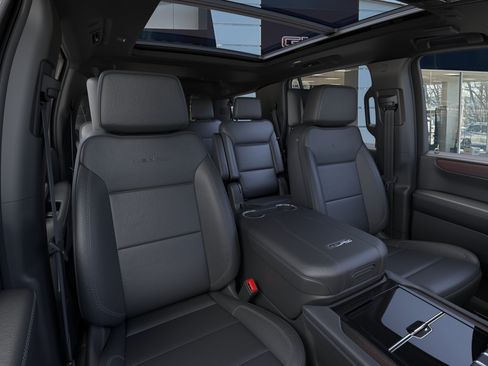 New 2026 GMC Yukon Denali w/ Denali Reserve Package AWD/4WD image 16