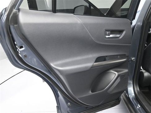Used 2023 Toyota Venza Limited image 25