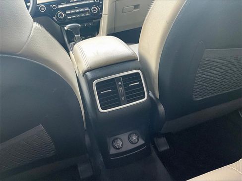 Used 2022 Kia Sportage EX w/ EX Technology Package image 32