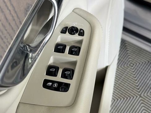 Used 2023 Volvo XC90 T8 Plus AWD/4WD image 28