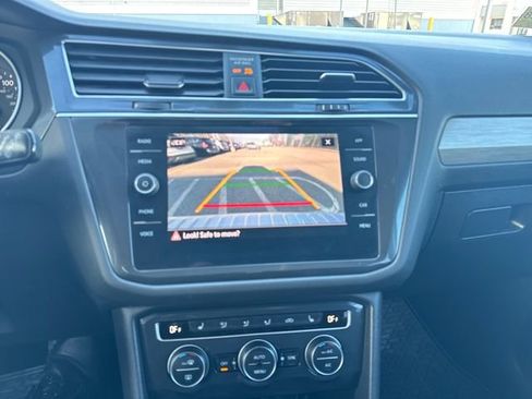 Certified 2021 Volkswagen Tiguan SE w/ Panoramic Sunroof Package image 26