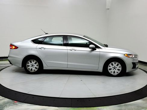 Used 2019 Ford Fusion S image 4