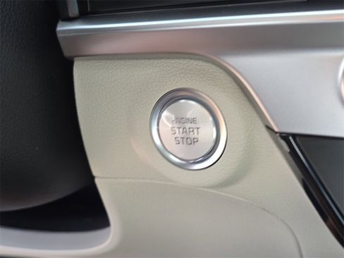 New 2025 Kia Telluride S image 32