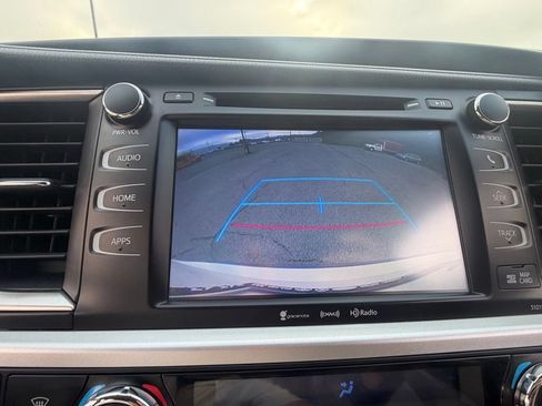 Used 2016 Toyota Highlander XLE AWD/4WD image 22