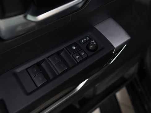 Used 2025 Toyota Sequoia Platinum image 21