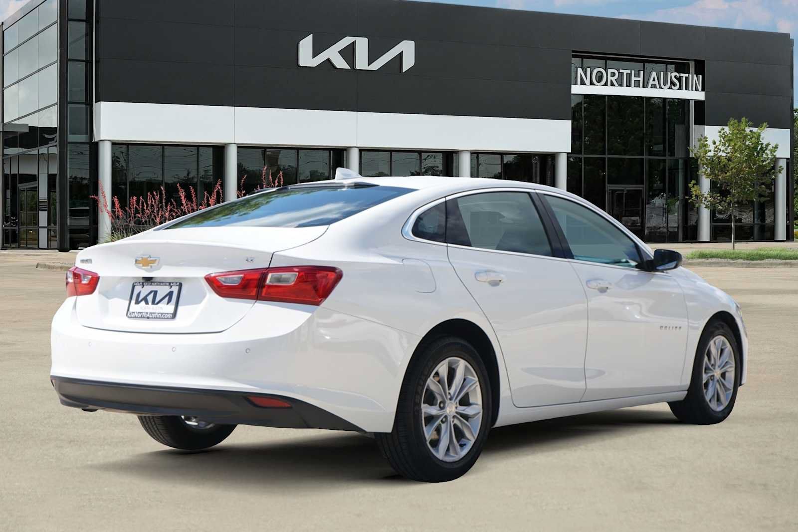 Used 2025 Chevrolet Malibu LT FWD image 5