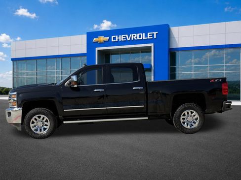 Used 2019 Chevrolet Silverado 2500 LTZ w/ Duramax Plus Package AWD/4WD image 4