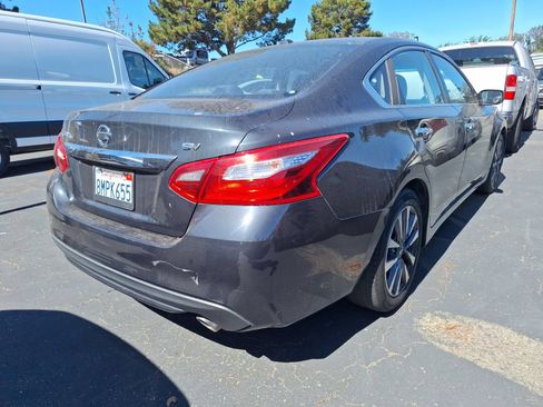 Used 2017 Nissan Altima 2.5 SV FWD image 5