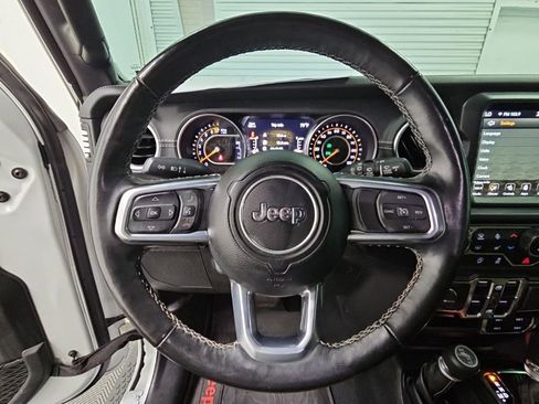 Used 2022 Jeep Wrangler Unlimited Sahara w/ Cold Weather Group AWD/4WD image 29