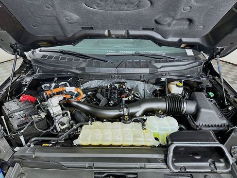 Used 2024 Ford F150 Lariat w/ FX4 Off-Road Package image 33