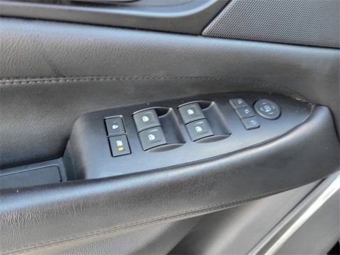 Used 2019 Cadillac Escalade ESV Premium Luxury image 16