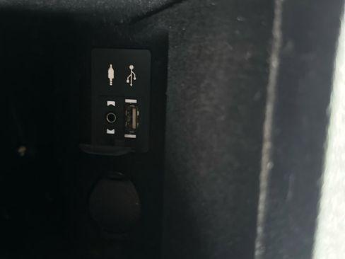 Used 2013 Lexus ES 300h w/ Luxury Pkg image 23