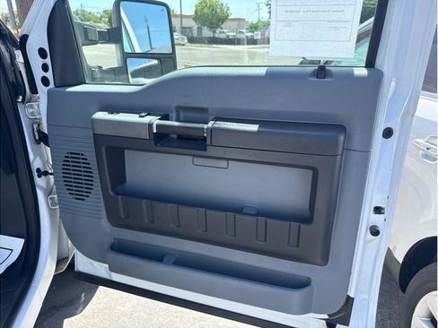 Used 2011 Ford F350 XLT w/ XLT Interior Pkg RWD image 5