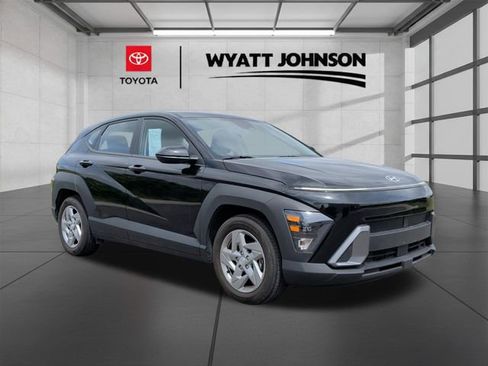 Used 2024 Hyundai Kona SE FWD image 7