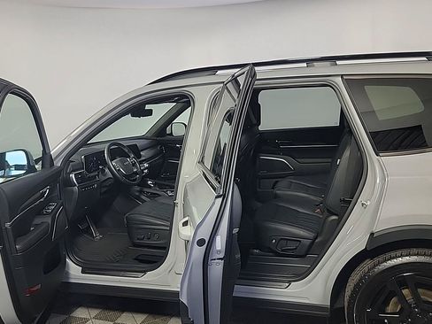 Certified 2025 Kia Telluride SX Prestige X-Line AWD/4WD image 16