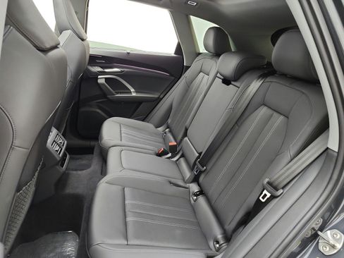 Used 2025 Audi Q5 Premium Plus w/ Premium Plus AWD/4WD image 13