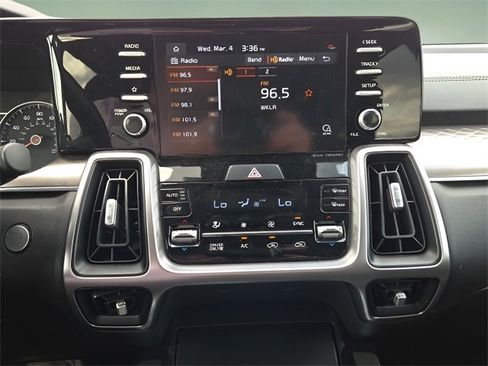 Used 2021 Kia Sorento S image 27