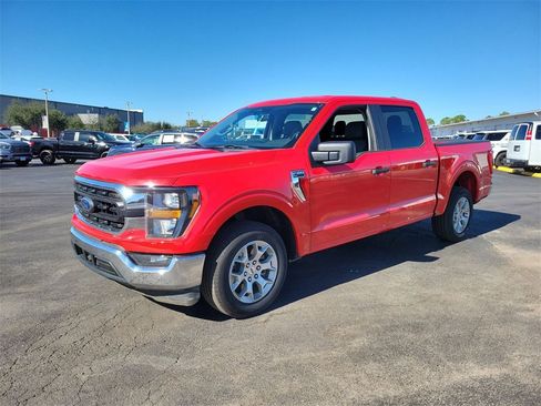 Used 2023 Ford F150 XLT image 2