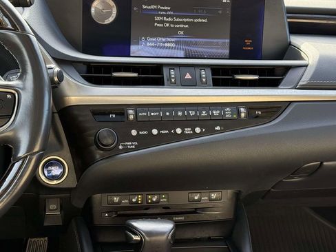 Used 2020 Lexus ES 300h w/ Premium Package image 18