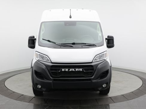 Used 2025 RAM ProMaster 2500 w/ Convenience Group FWD image 2