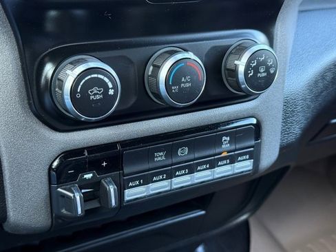 Used 2022 RAM 2500 Tradesman w/ Chrome Appearance Group image 25