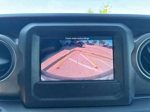 Used 2023 Jeep Wrangler Unlimited Sport AWD/4WD image 40