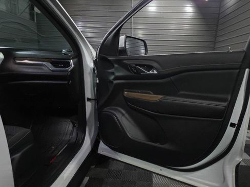 Used 2020 GMC Acadia SLE w/ Driver Convenience Package image 34