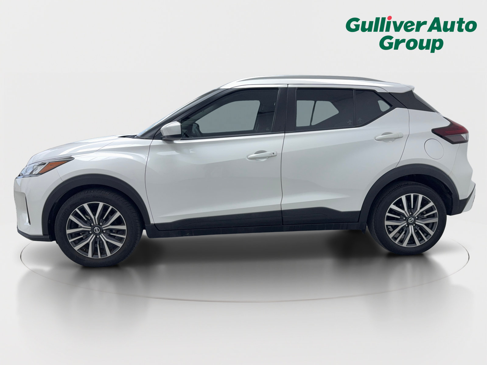 Used 2021 Nissan Kicks SV FWD image 3