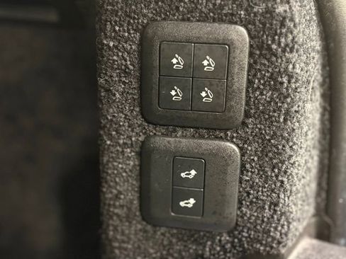 Used 2018 Land Rover Range Rover Supercharged image 48