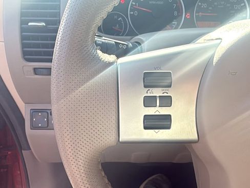 Used 2012 Nissan Frontier SL w/ Moonroof Pkg RWD image 18