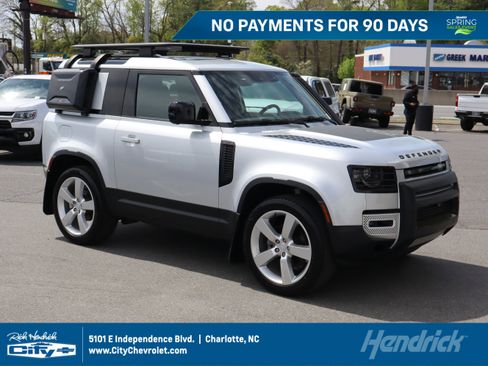 Used 2024 Land Rover Defender 90 S image 1