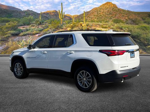 Used 2023 Chevrolet Traverse LT image 7