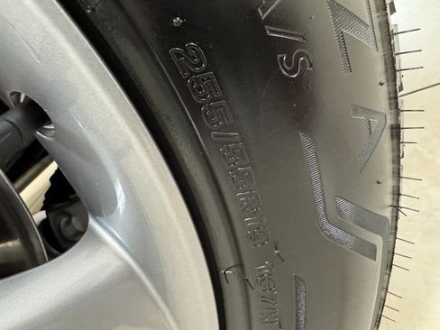 Used 2024 Acura MDX SH-AWD image 25