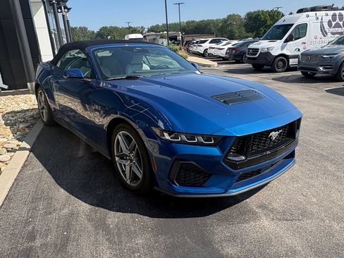 Used 2024 Ford Mustang GT Premium RWD image 4