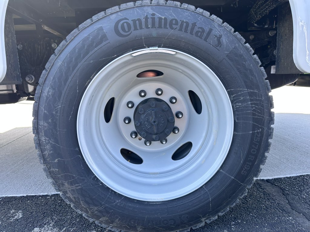New 2024 Ford F550 4x4 Regular Cab Super Duty image 14