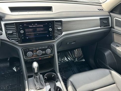 Used 2023 Volkswagen Atlas SE image 21