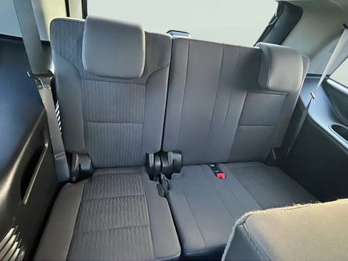 Used 2018 GMC Yukon SLE w/ SLE Value Package image 20