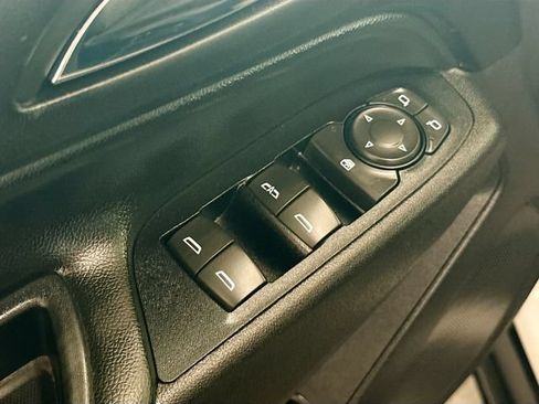 Used 2018 Chevrolet Equinox LT AWD/4WD image 18