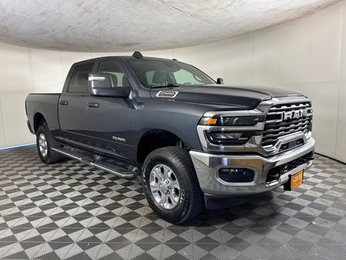 Used 2026 RAM 2500 Big Horn AWD/4WD image 4