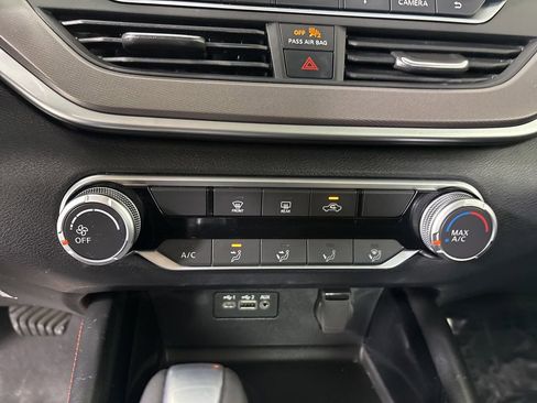 Used 2023 Nissan Altima 2.5 SR image 17