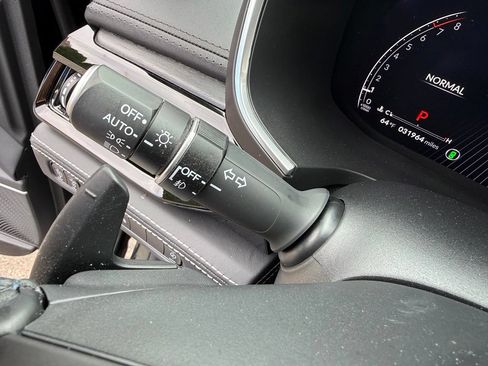 Used 2023 Acura MDX SH-AWD w/ Advance Package image 36