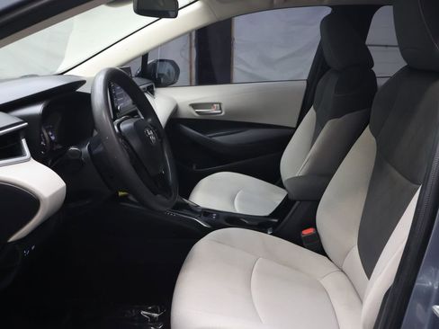 Used 2020 Toyota Corolla LE FWD image 16