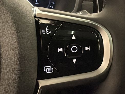 Used 2026 Volvo XC90 B6 Plus w/ Protection Package Premier image 14