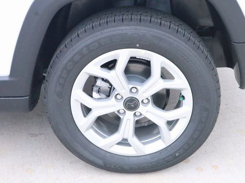 New 2026 Jeep Compass Latitude image 18