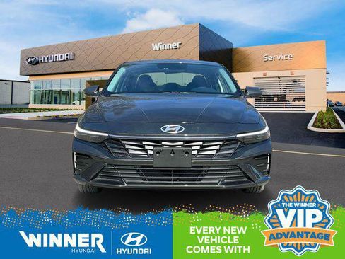 New 2025 Hyundai Elantra Blue image 12